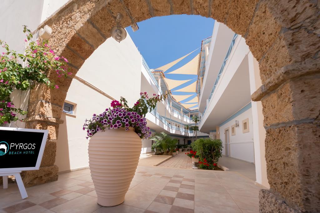 Pyrgos Beach Hotel Apartments มาเลีย ภายนอก รูปภาพ