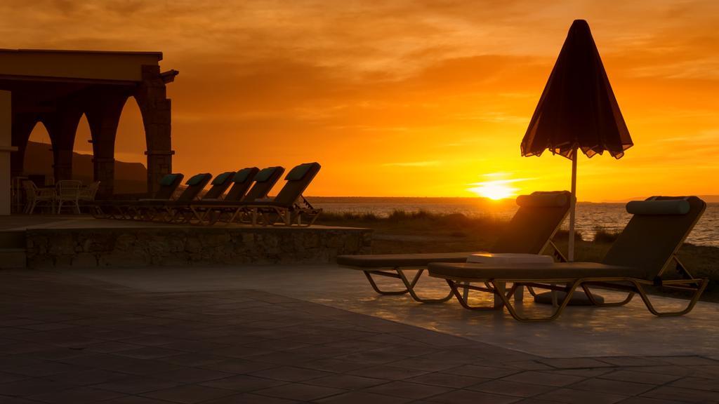 Pyrgos Beach Hotel Apartments มาเลีย ภายนอก รูปภาพ