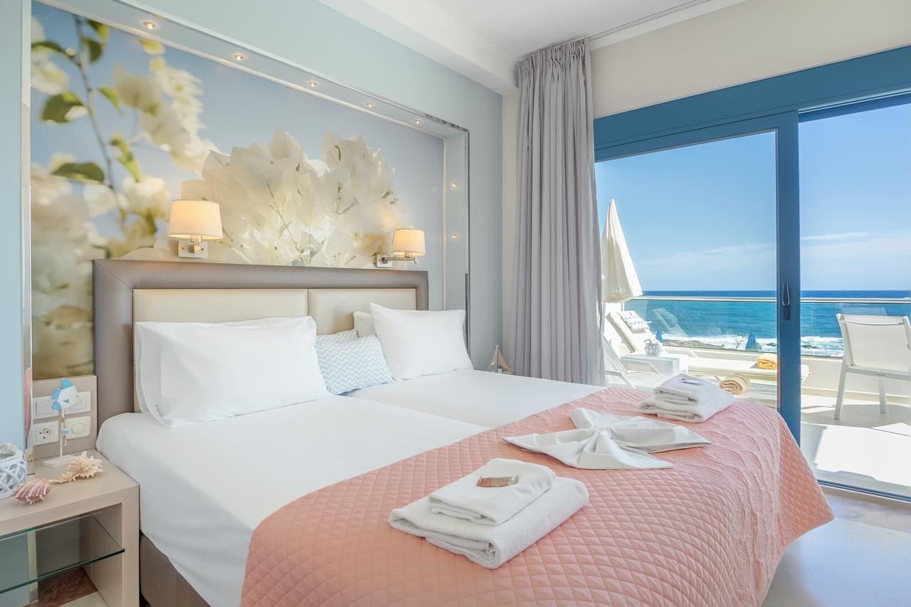 Pyrgos Beach Hotel Apartments มาเลีย ภายนอก รูปภาพ