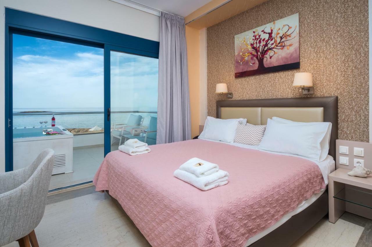 Pyrgos Beach Hotel Apartments มาเลีย ภายนอก รูปภาพ