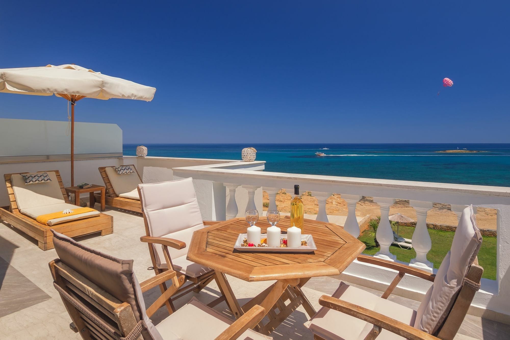 Pyrgos Beach Hotel Apartments มาเลีย ภายนอก รูปภาพ