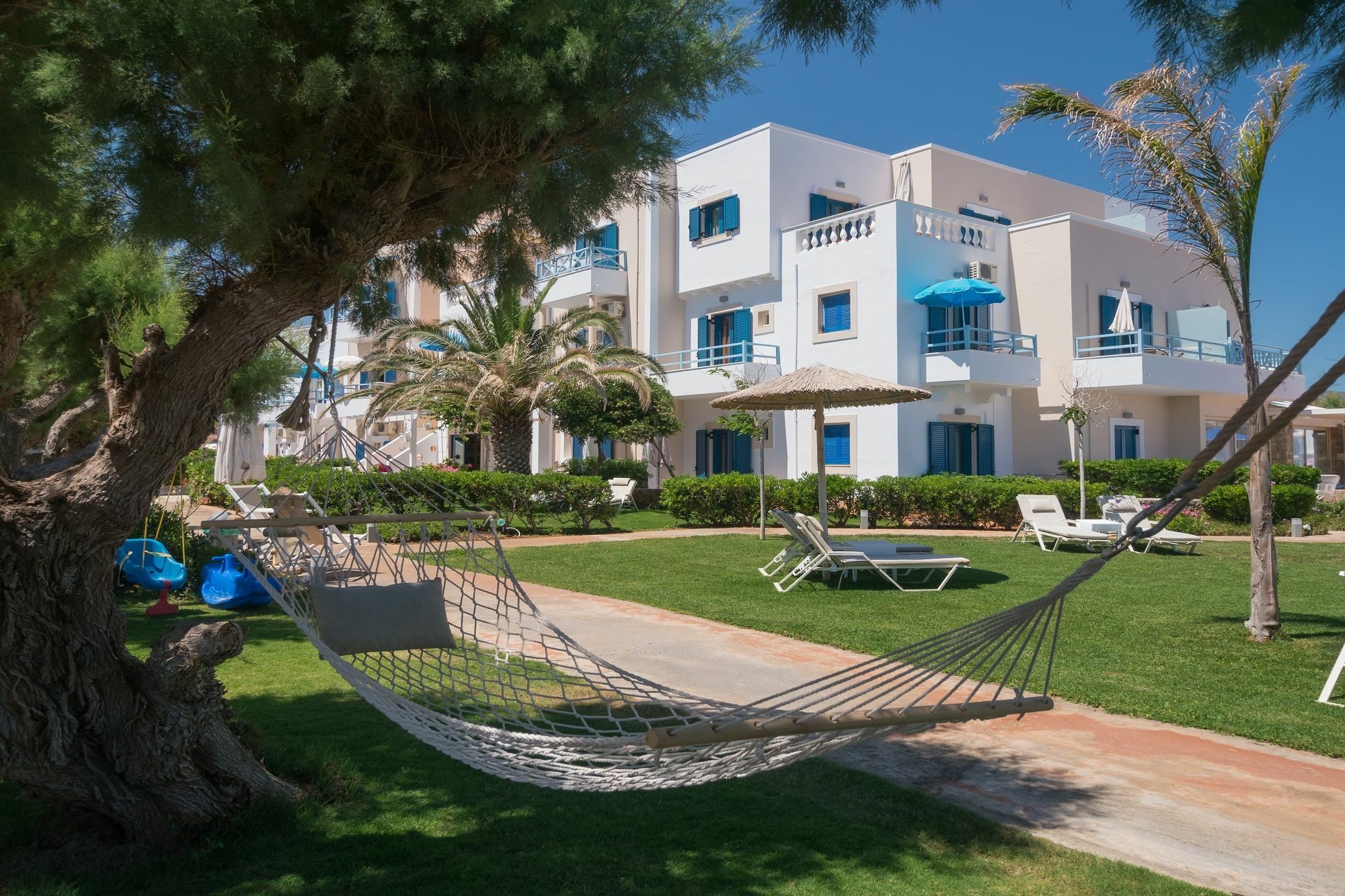 Pyrgos Beach Hotel Apartments มาเลีย ภายนอก รูปภาพ